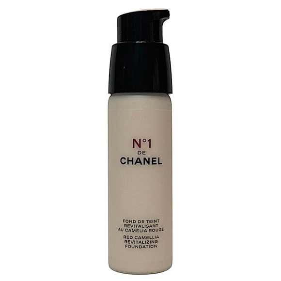 CHANEL BD01 No.1 De Chanel Red Camellia Revitalizing Foundation .7oz - Picture 1 of 1